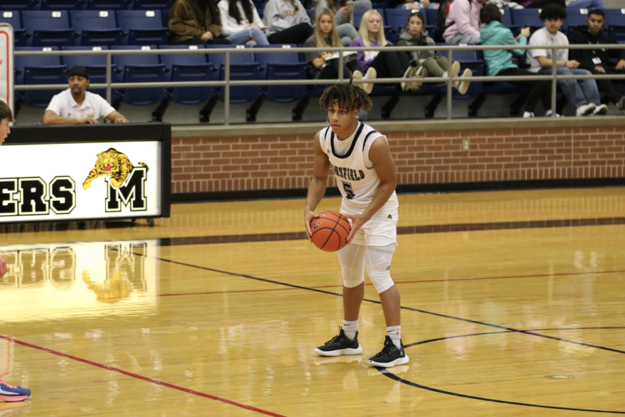 Basketball Rivals Go Head to Head in Close Game